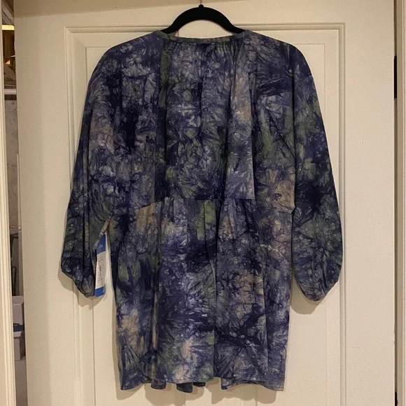 🔥 NWT CAbi Tie Dye Woodstock Top Spring 2020 Size Medium - Picture 2 of 9